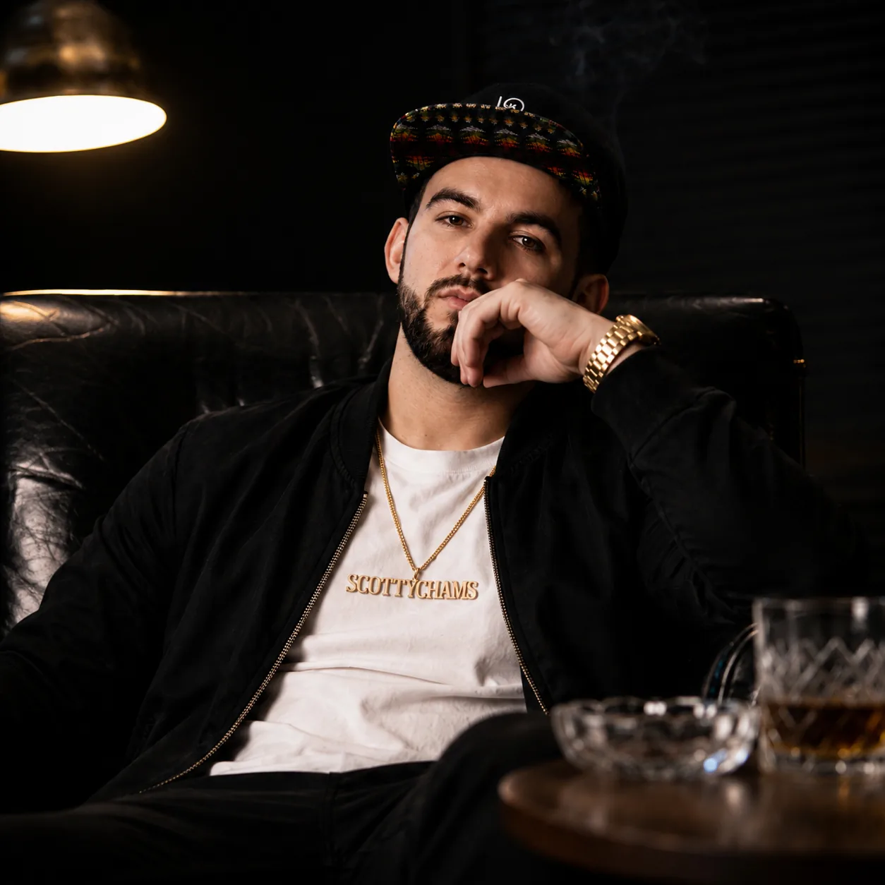 Artist Shot · Lounge